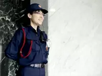 目にすることは多いけど着る機会はまずない警備服。初めて袖を通した時はちょっと嬉しくなりました(笑)
