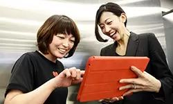 レセプションとパーソナル・トレーナーの連携で、トレーニングに留まらず様々な角度からお客様をサポート！