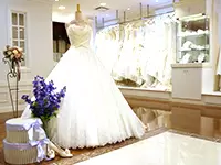 2～28号ドレスまで幅広いサイズを展開。素材だけでなく着心地やフィット感もこだわりのあるドレスを展開。