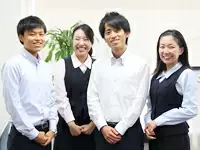男女分け隔てなく20～30代の世代が多く活躍しています。