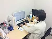 オフィスは広々と綺麗な空間！じっくり事務のスキルを身に付けてくださいね！