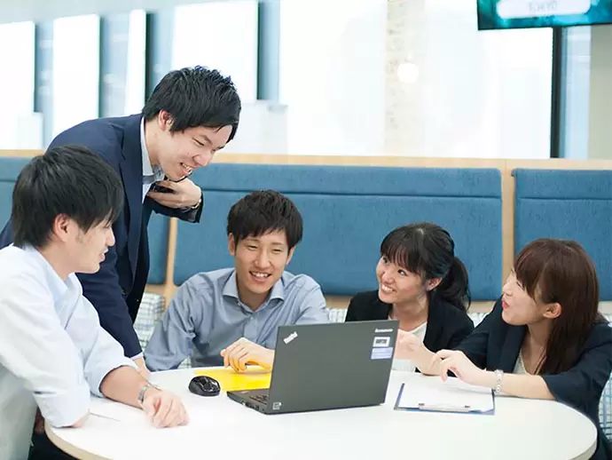 社員の能力開発にも注力している当社。『資格取得奨励金制度』や『能力開発休暇』などサポートも万全！