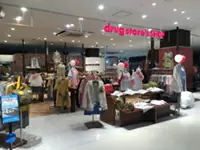 全国に73店舗を展開。ファミリーやママ世代など、店舗にはさまざまなお客様が訪れます。