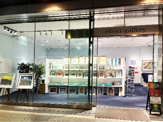 都会の喧騒を感じさせないギャラリー。 落ち着いた環境で接客できます！（※写真はebisu gallery）
