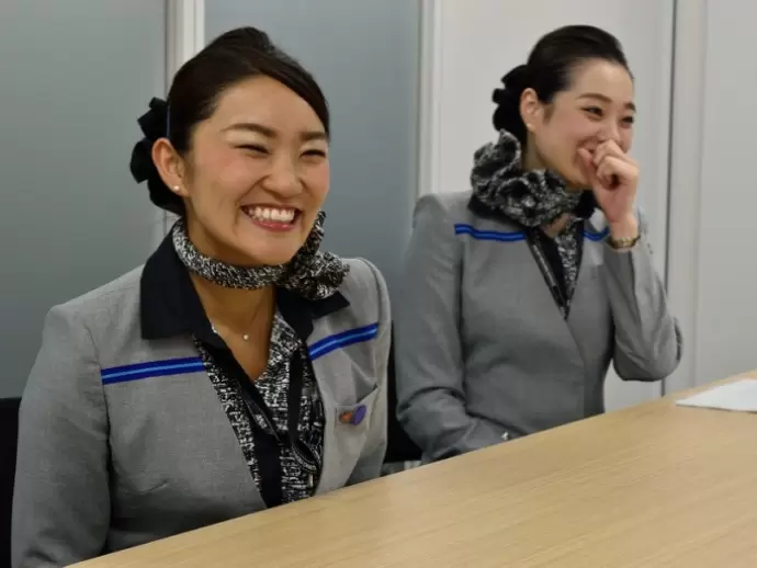取材時にも笑顔があふれていました(入社6年目Tさんと入社8年目のSさん)