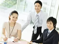 勤務地である取引企業には、社長や先輩社員も常駐しているので安心！いつでも何でも聞いて下さいね。