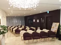 待合室は、患者様にリラックスして頂けるような雰囲気づくりを大切にしています。