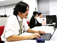 分からないことがあってもベテランエンジニアが丁寧に教えます！