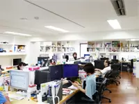 広々としたスペースで高級チェアに座り、仕事もはかどります♪