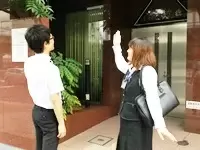 まずは学生さんの案内から始め、慣れれば資料作りや学校への案内業務など仕事の幅を広げていってください