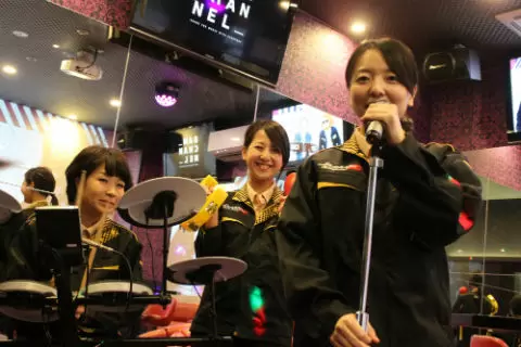 スタッフは皆仲良し！社内の交流も活発で、明るく楽しい雰囲気です！