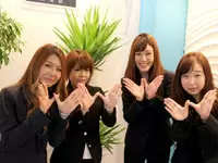 社内の雰囲気は和気あいあい♪いつも楽しく仕事が出来る環境です！