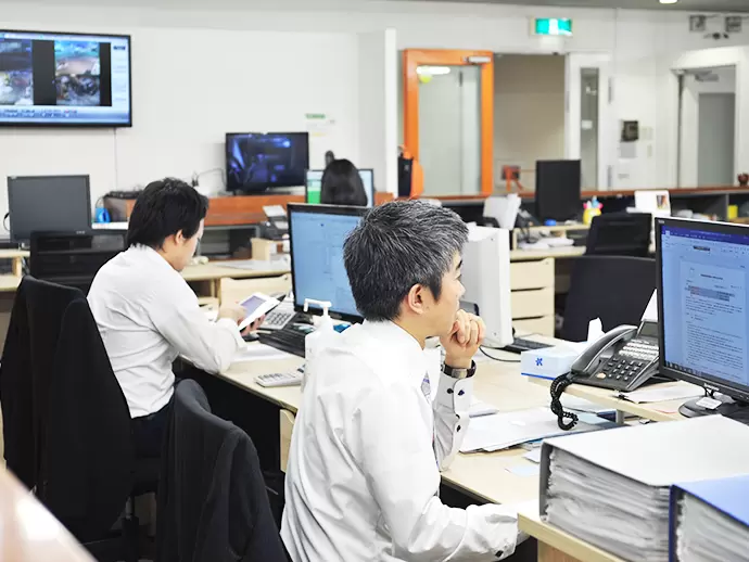1人ひとりにしっかりスペースがあり、キレイで清潔感があります。快適に働ける職場です♪