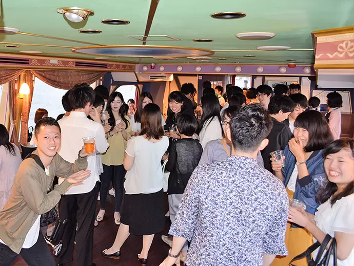 社員同士とても仲がよく、和気あいあいとした雰囲気です♪