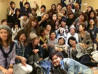 スタッフの仲の良さはご覧の通り。異業界からの転職者も多いので安心です♪
