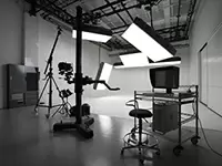 50名のフォトグラファーや190名のCGクリエイターなどのプロフェッショナルが揃います。