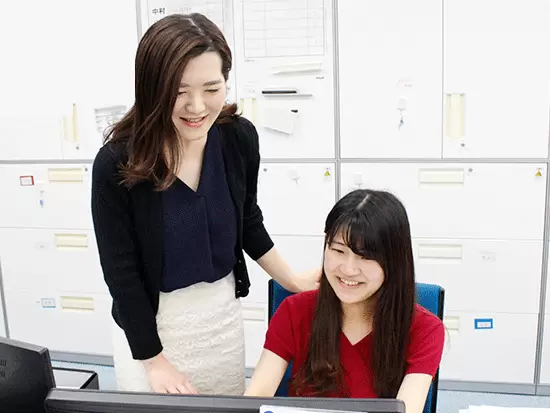 入社後は丁寧に指導しますので、分からないことがあれば何でも聞いてくださいね♪