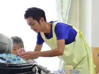 20代～50代の男女が幅広く活躍中です★