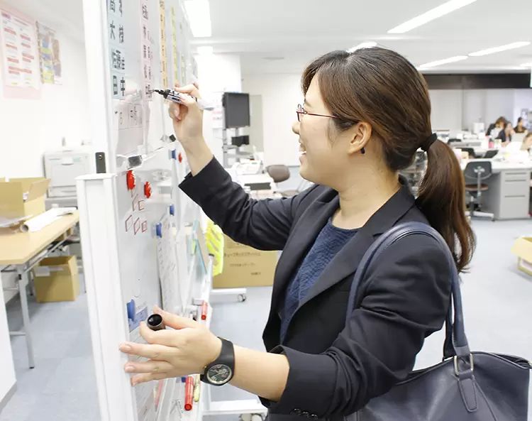 スキルに不安がある時は、独り立ち後も上司や先輩が同行します。遠慮なくご相談ください。