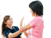 ときにはストレッチの指導をすることも♪働きながら健康の知識もアップ★