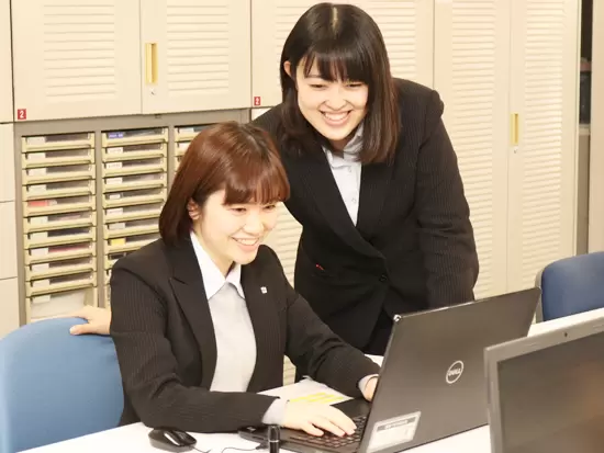 先輩社員が隣でじっくりサポートします☆