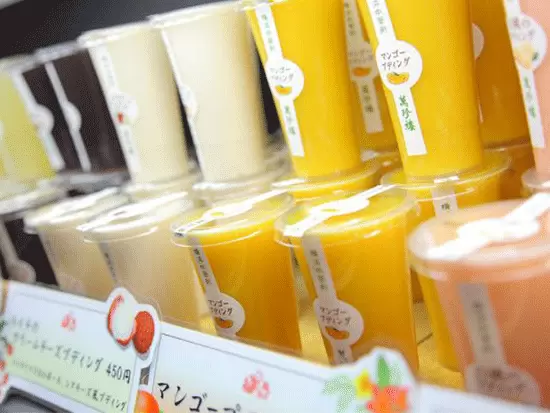 肉まんはもちろん、中国茶やマンゴープディングなど売店ではさまざまな商品を扱っています♪