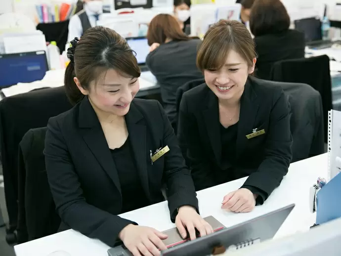 先輩社員がしっかり教えますので、特別な経験は不要です。 安心して入社してください。