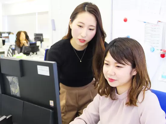 チームワークの良さも自慢のひとつ。みんなで助け合いながら業務を進めています。