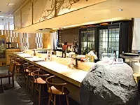 会津料理と地元銘酒に合わせた和風の内装。メニューはこだわりの逸品が揃っています！