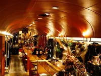 【麻布台店】本社内にある店舗。素敵なカフェも併設しています。