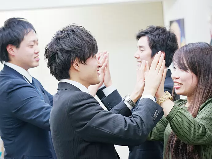 いいと思ったことはどんどん取り入れます！最近では朝礼にハイタッチとラジオ体操が加わりました。