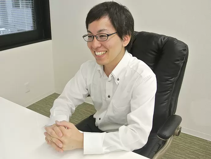 代表の波多野。気さくで優しい人柄で、社員から慕われています。一緒に働くので意見もすぐに提案できます。