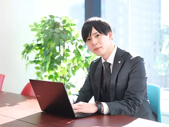 日々の頑張りは給与やインセンティブにもしっかり反映！キャリア・給与アップが目指せます。
