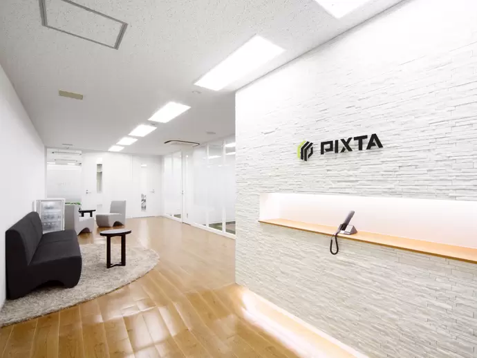 白が基調となっている、広々としたフロアです♪