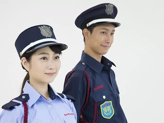 チームは10名体制。もし何かあれば男性が対応するので、ご安心ください！（セキュリティコンシェルジュ）