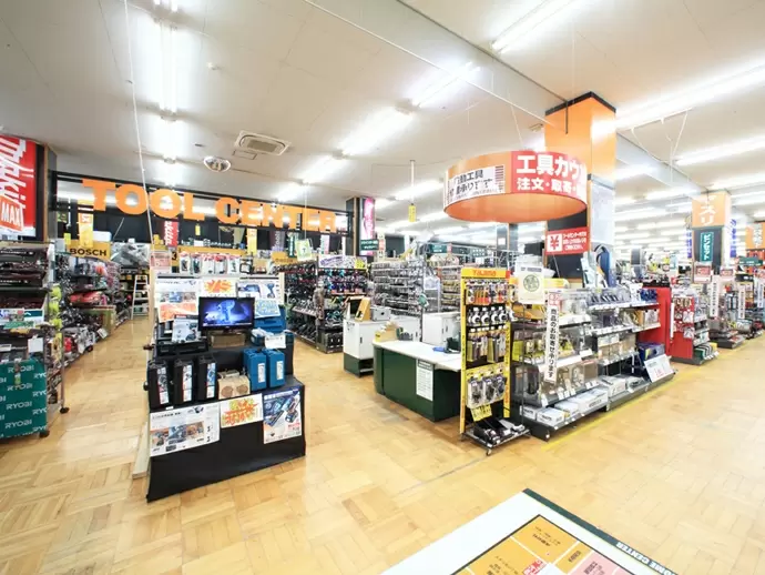 地域の声やニーズを反映した商品発注や売場作り等、社員の考え、アイデアをもとに店舗を作りあげています。