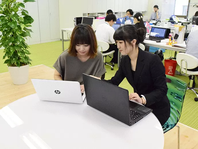 結婚式当日までは、関係スタッフと一緒に打ち合わせを重ねて入念に準備。最高の挙式のために備えます。