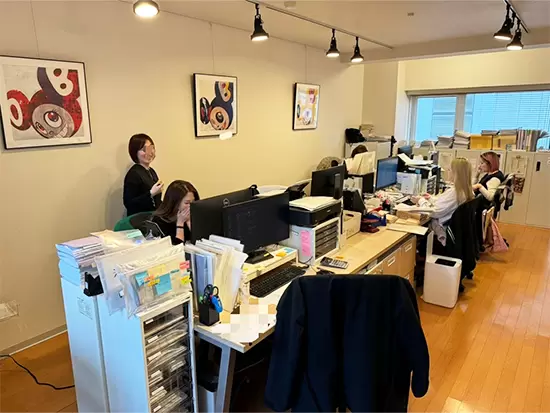 経理部は9割が女性で、全員が中途入社！未経験からスタートした社員も多くいます。