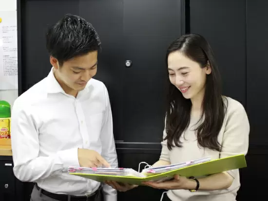 上司とスタッフの距離が近いので、分からないことがあれば聞きやすい環境です。