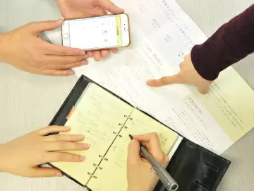 アイデアと情報をクロスさせた広告づくりの一員として自立するまで、じっくり育てていきます！