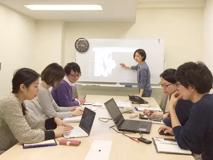 作家さん達と一緒にヒット作を生み出せるよう、企画会議で意見を出し合います。