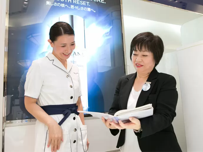 30～40代が中心となって活躍中。産育休から復帰するメンバーが多いことも、働きやすさの証明です。