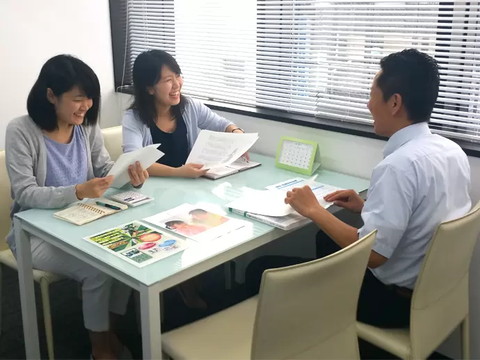 少数精鋭のため、社員同士の距離が近いのも当社の魅力♪わからないことはなんでも相談してください。