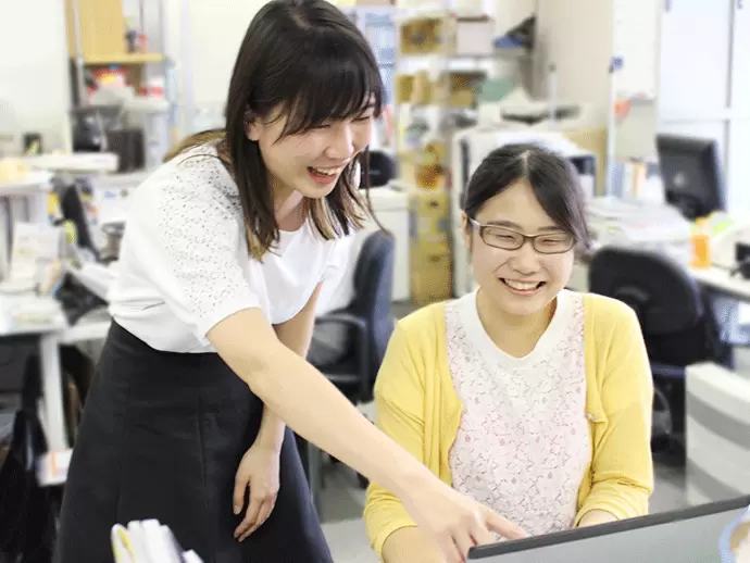 話しやすく、何でも気軽に質問できる雰囲気があって、働きやすさを実感できます。