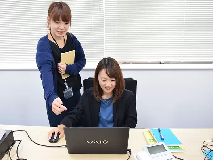 社員同士の距離が近く、分からないことはすぐ聞くことができます◎