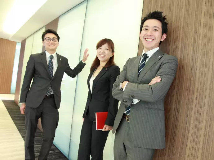 アジアを中心に海外へも拡大中。 2019年までに国内1,450店舗／海外450店舗／総店舗1,900店舗を目指します。