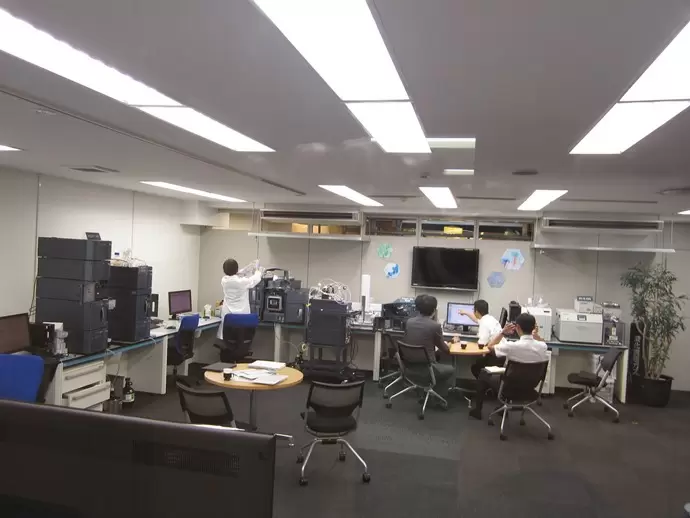 研究施設なども併設されている東京本社。ラボの中の様子です！