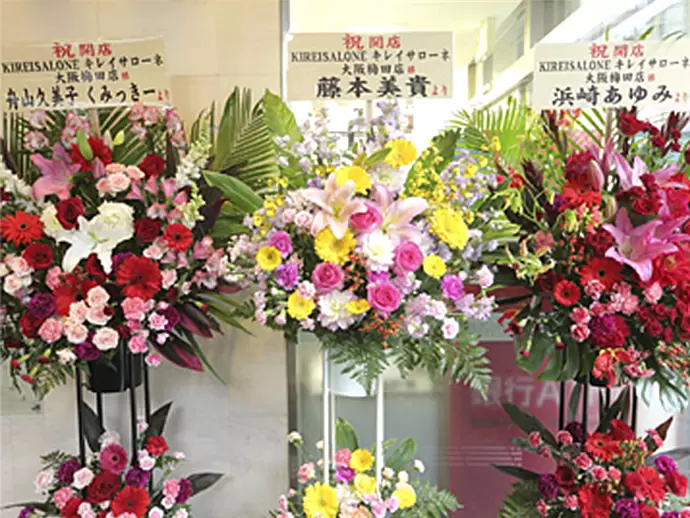 芸能人も多数来店するキレイサローネ。新店舗も続々出店予定です！