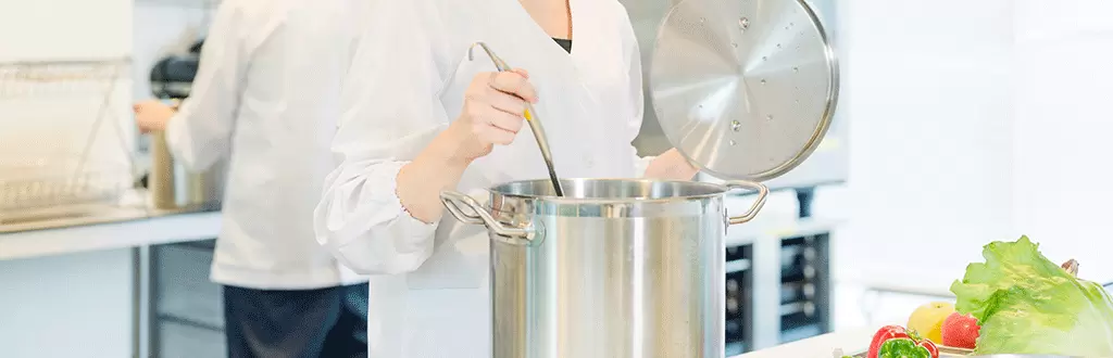 営業・企画・マーケティング系 × 食事補助ありの求人一覧