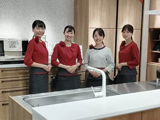 キッチンや住宅の知識がなくても大丈夫！経験豊富な先輩がマンツーマンで支えます！